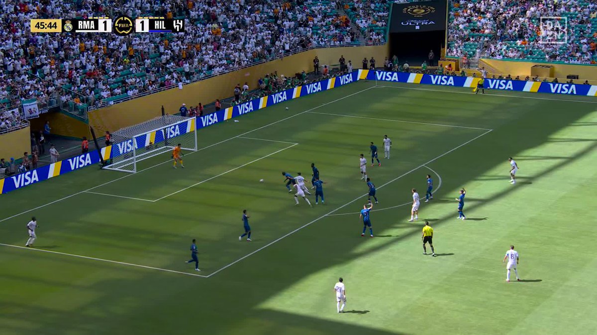 Arda Güler'in İlk Şutu Direkten Döndü