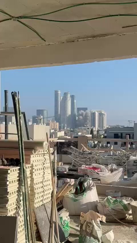 Tel Aviv'de İran Füzesi İsabeti: Son Durum ve Detaylar