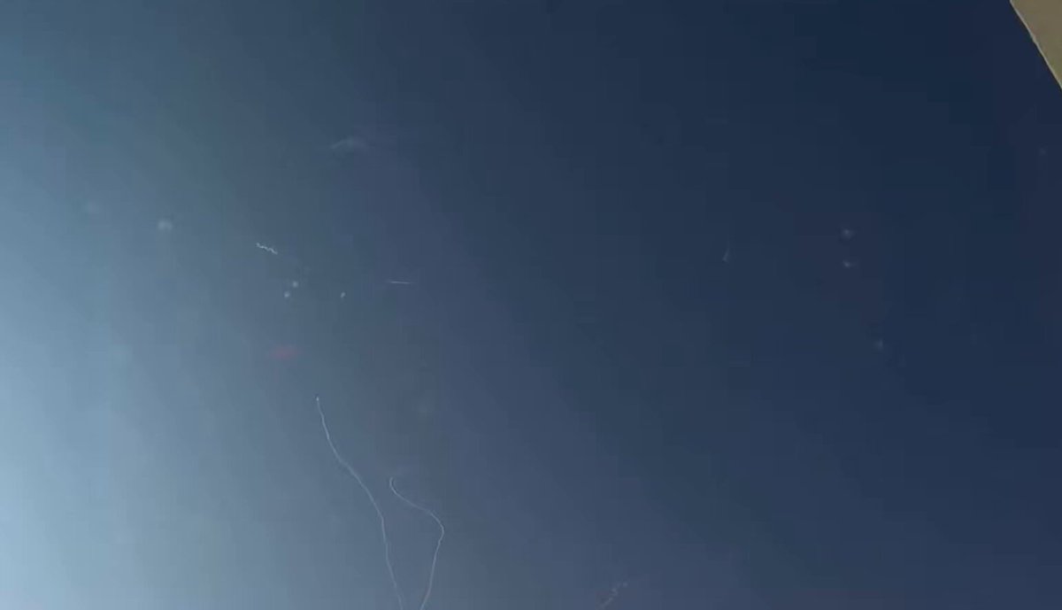 İran'dan İsrail'e Füze Saldırısı: Tel Aviv Hedef Alındı