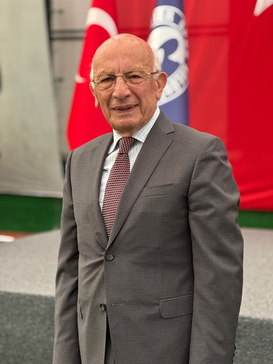 Sarıyer'de Başkan Erdal Aksoy İstifa Etti