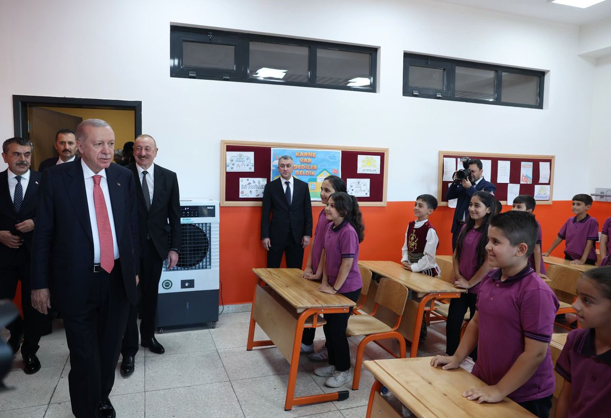 Cumhurbaşkanı Erdoğan ve Aliyev, Kahramanmaraş'ta Haydar Aliyev İlkokulu'nu Ziyaret Etti