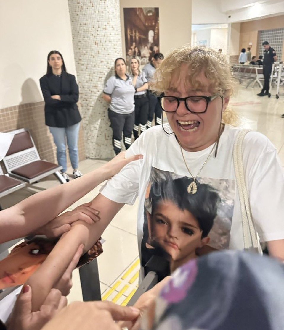Mahkeme Heyeti Reddi Hakim Talebi Üzerine Davadan Çekildi, Duruşma Ertelendi