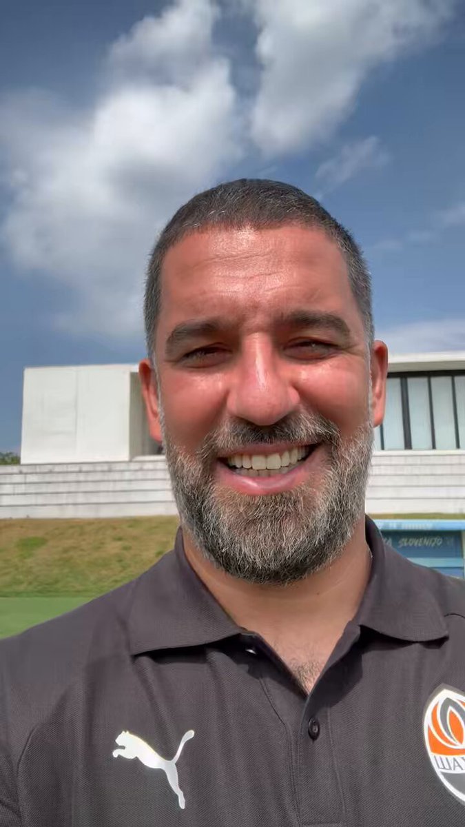 Arda Turan'dan Shakhtar'a Destek Çağrısı: Türk Futbolseverleri Sosyal Medyada Takip Etmeye Çağırdı