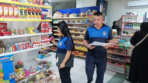Darıca Belediyesi Zabıta Ekipleri Market Denetimlerini Sürdürüyor