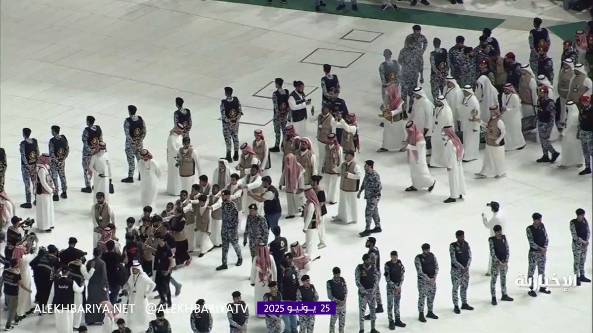 Kabe'nin Yeni Örtüsü Asıldı: Mekke'de Anlamlı Tören Gerçekleşti