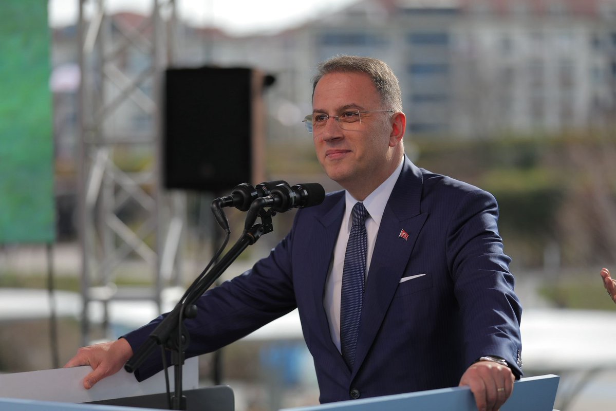 Beylikdüzü Belediye Başkanı Murat Çalık'ın Boynunda Kitle Tespit Edildi