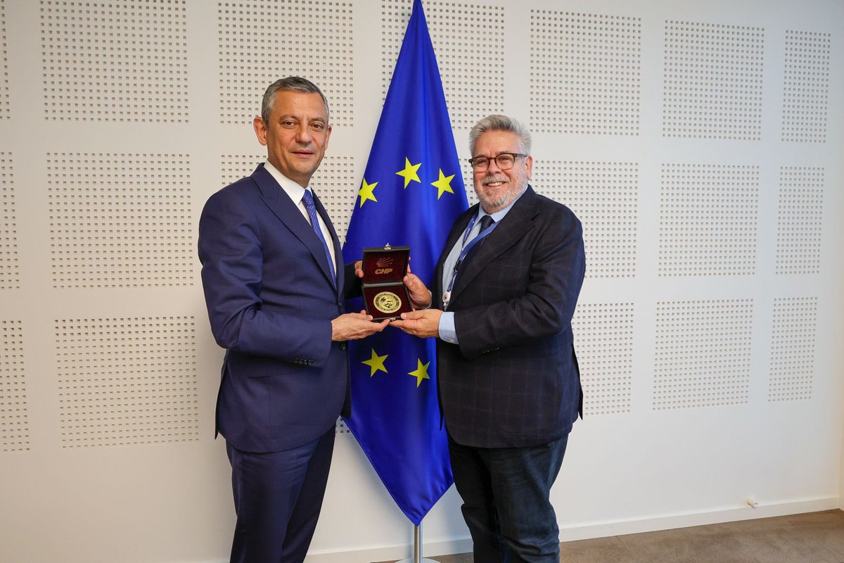 CHP Genel Başkanı Özgür Özel Brüksel'de Avrupa Parlamentosu Raportörü Amor ile Görüştü