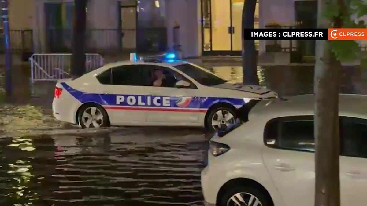 Fransa'da Sel Sularında Titanik Müziğiyle Devriye