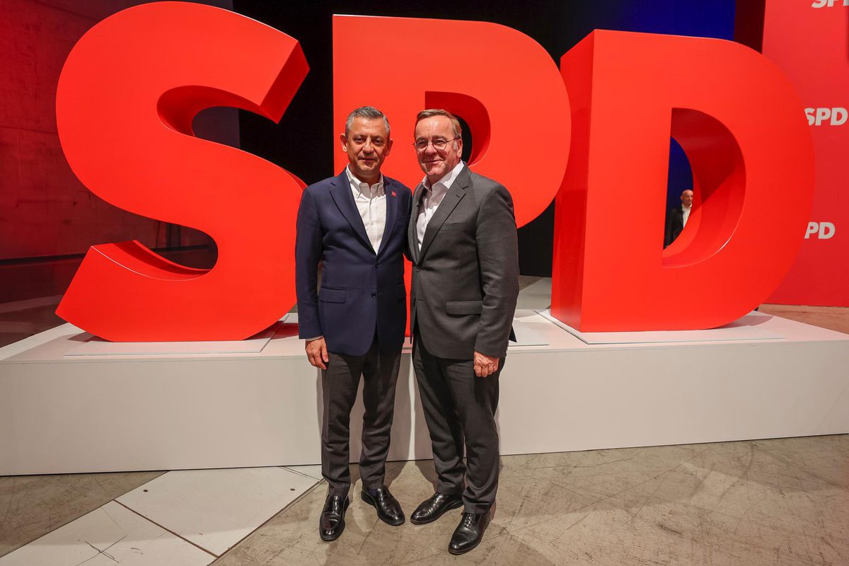 CHP Genel Başkanı Özgür Özel Berlin'de Almanya Savunma Bakanı Pistorius ile Görüştü