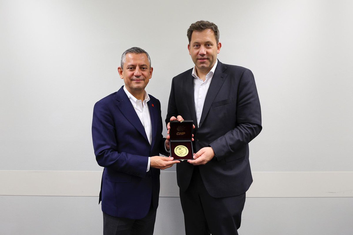 CHP Genel Başkanı Özgür Özel Berlin'de SPD Kongresi'nde