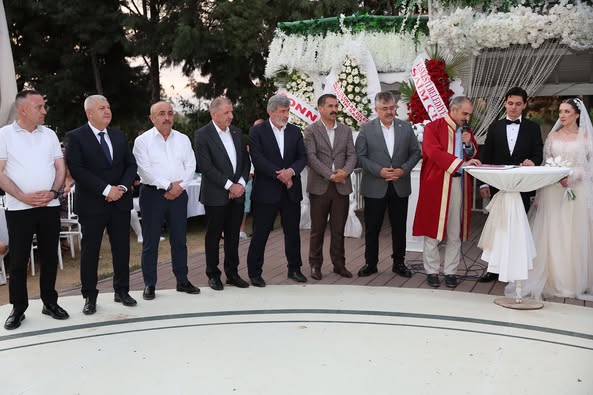 Darıca Belediyesi Başkanvekili Demirbaş, Akçay Ailesinin Nikah Törenine Katıldı