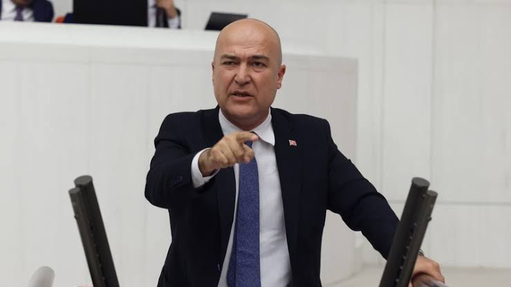 CHP'li Bakan, Soyer ve İl Başkanı Gözaltına Alındı: İzmir'de Operasyon