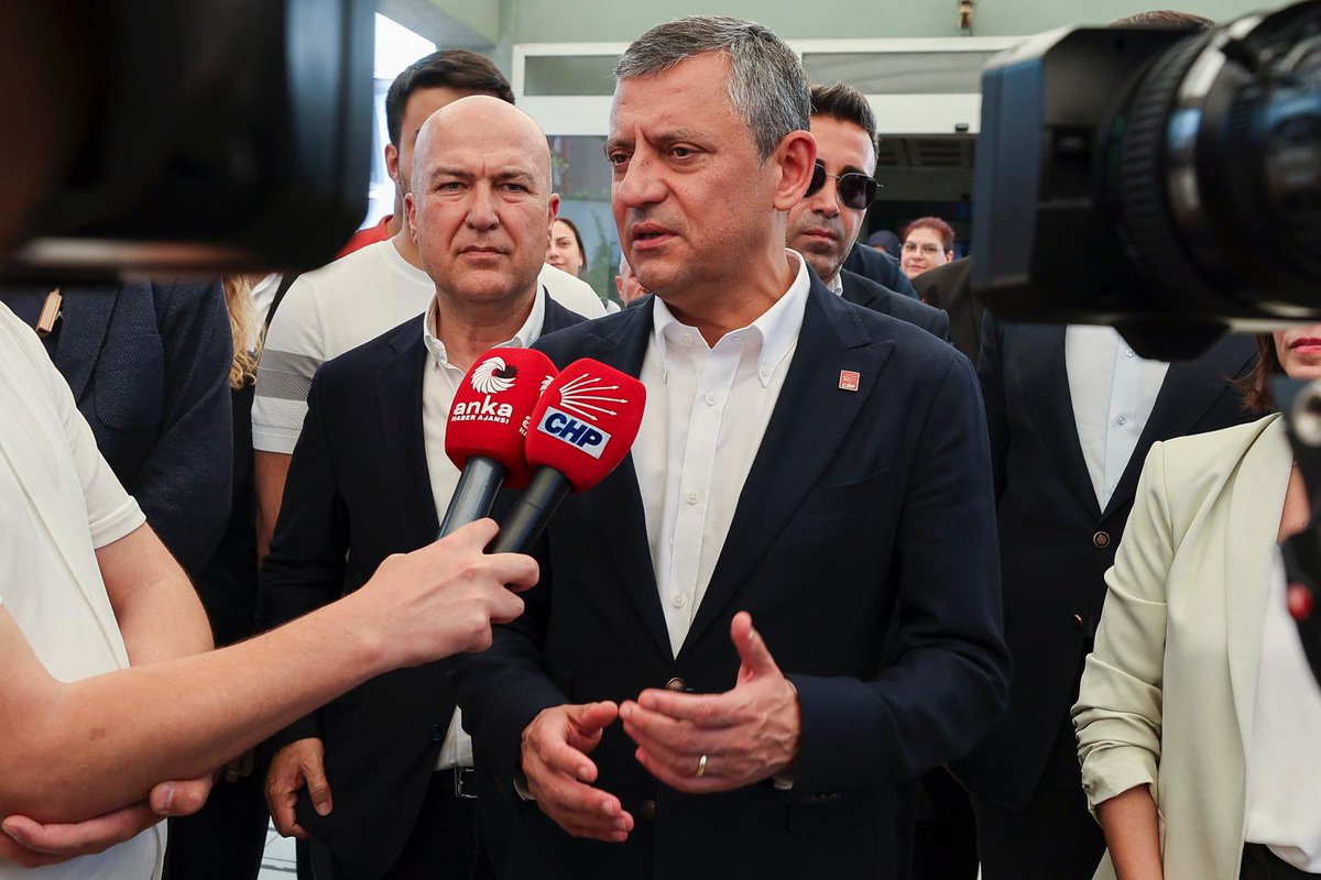 CHP Genel Başkanı Özel, Tutuklu Beylikdüzü Belediye Başkanı Çalık'ı Hastanede Ziyaret Etti