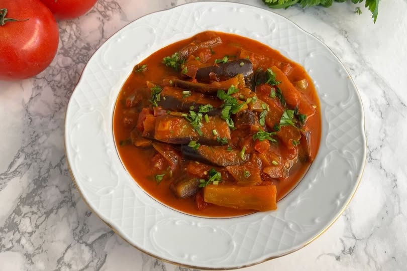 Etsiz Patlıcan Yemeği Tarifi: Akşam Yemeği İçin Pratik ve Lezzetli Çözüm