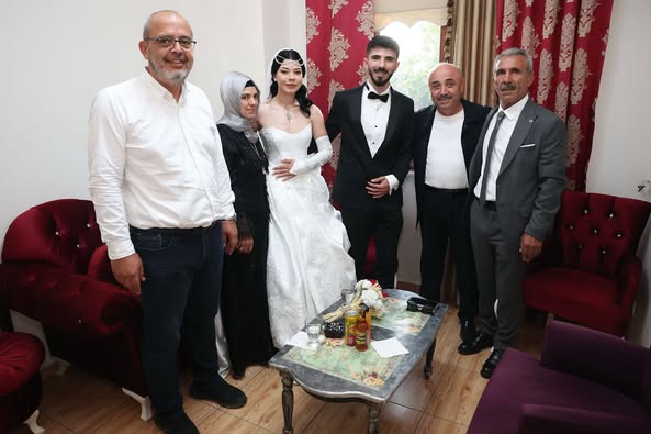 Darıca Belediyesi Başkanvekili ve Yardımcısı Darıcalı Çiftlerin Düğün Törenine Katıldı