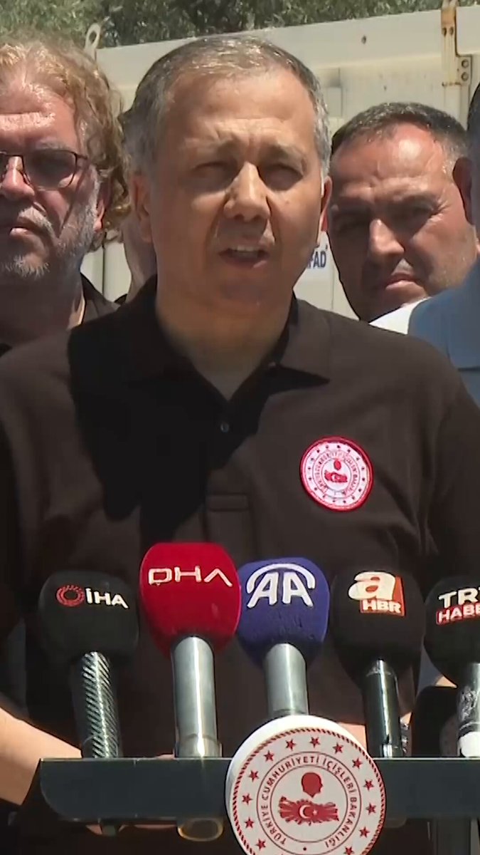 İzmir'de Deprem Hasarı: 228 Konut, 13 İş Yeri ve 15 Ahırda Ağır Hasar