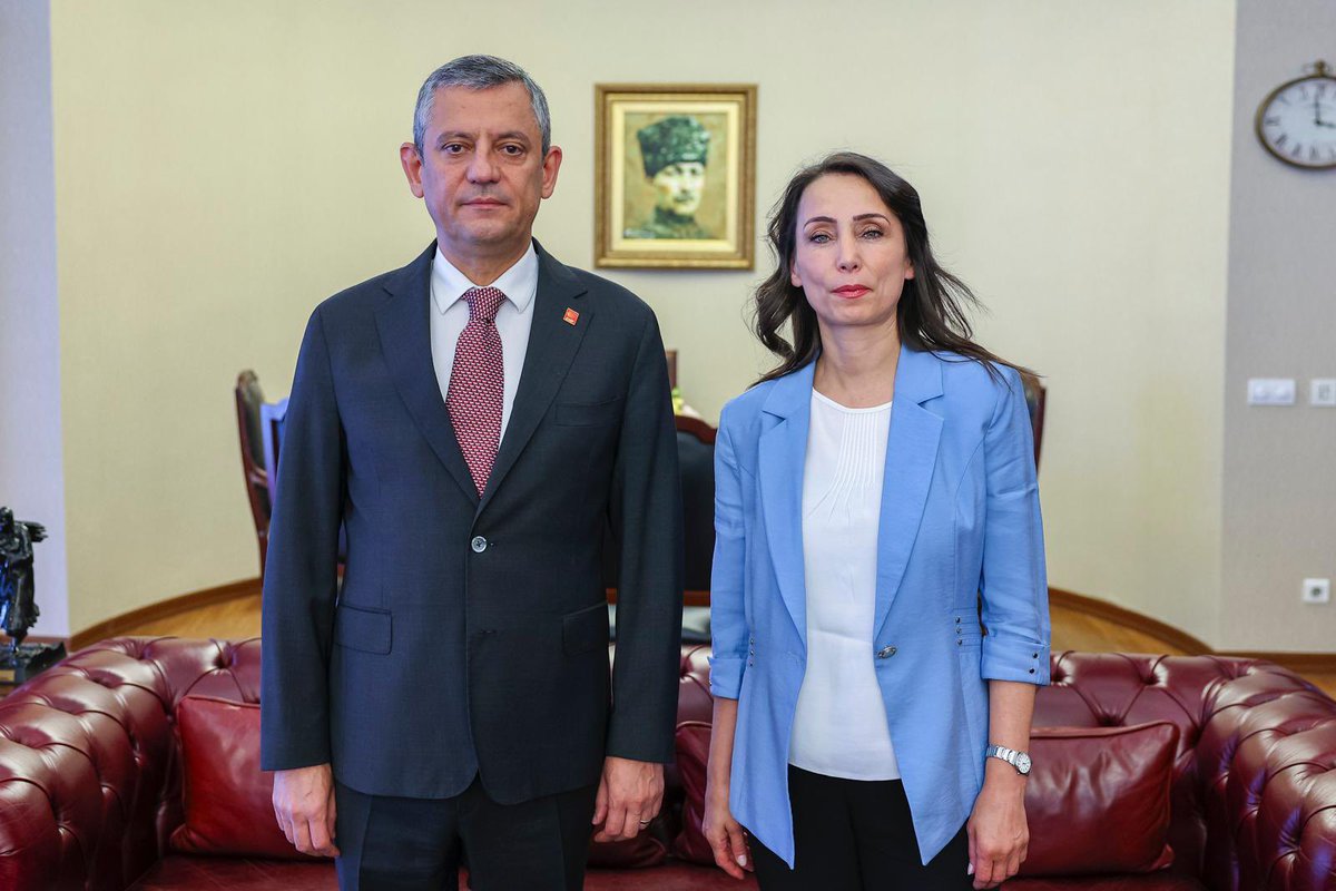 CHP Genel Başkanı Özel, DEM Parti Eş Genel Başkanı Hatimoğulları ile Görüşüldü