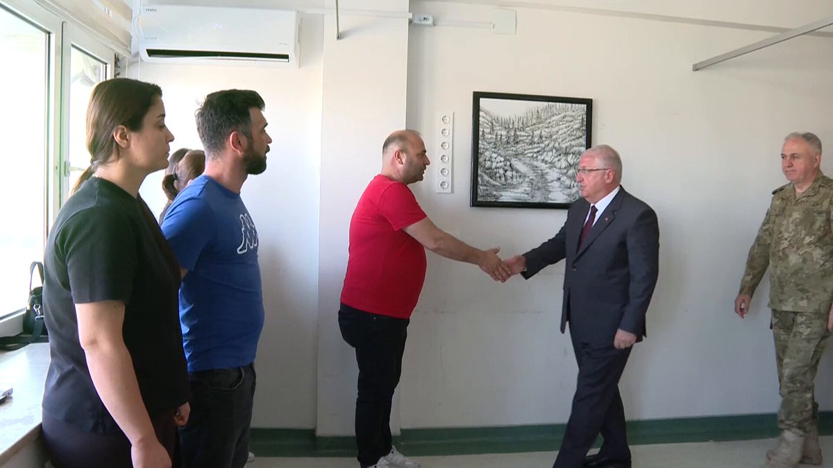 Pençe Kilit Harekâtı'nda Metan Gazı Zehirlenmesiyle Yaralanan Mehmetçikler Ziyaret Edildi