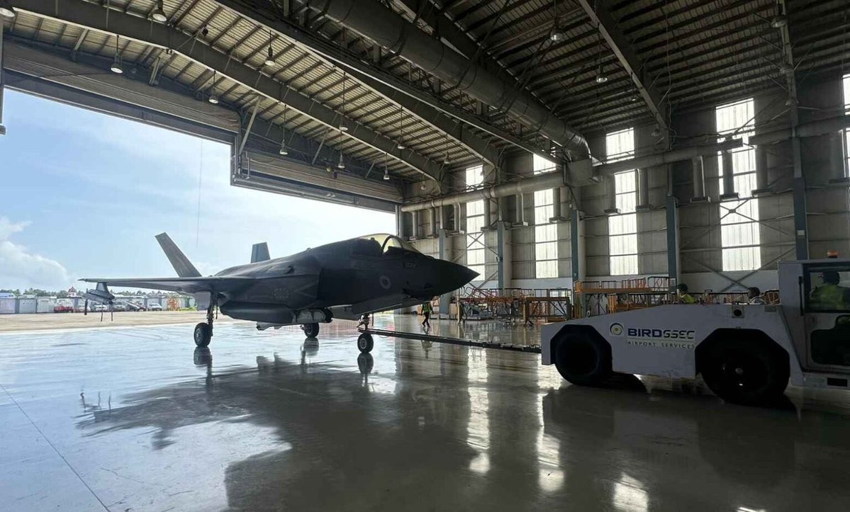 Hindistan'da İngiliz F-35B Savaş Uçağı Onarıma Alındı