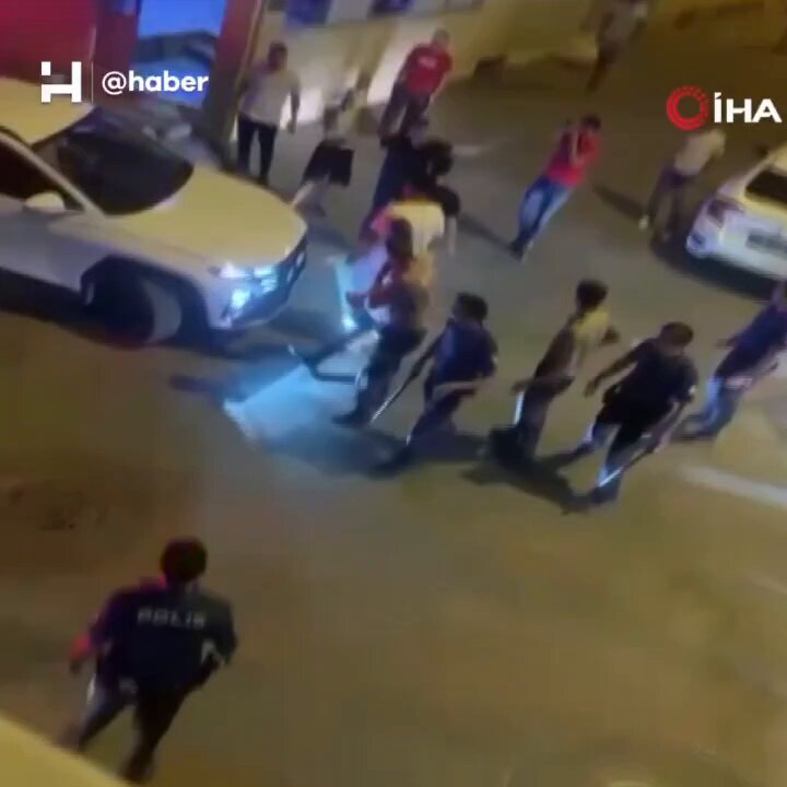 Bursa'da Firari Yakınını Gözaltına Alan Polise Çarpan Şahıs Kaçtı