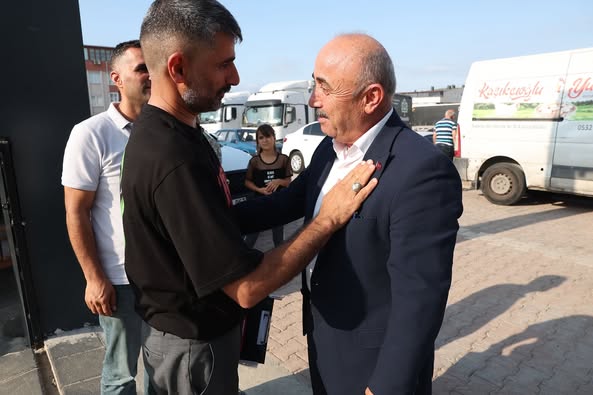 Darıca Belediyesi’nden Cemevi ve Erenler Vakfı’na Kurban ve Aşure Desteği