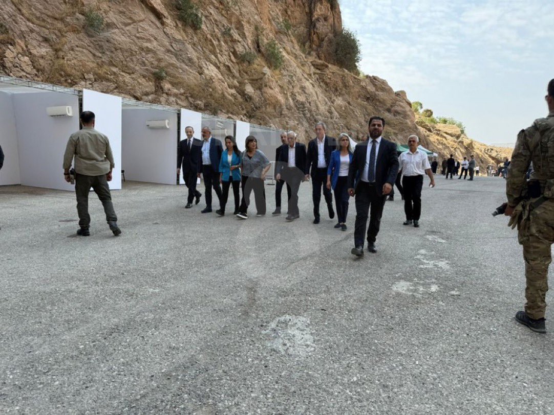 DEM Parti Heyeti, PKK Silah Bırakma Alanına Gitti