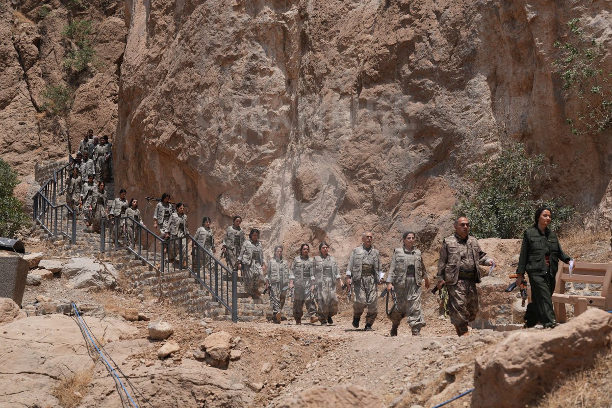 PKK Silah Bıraktı: Terör Örgütü PKK'nın Silah Bırakma Süreci Başladı