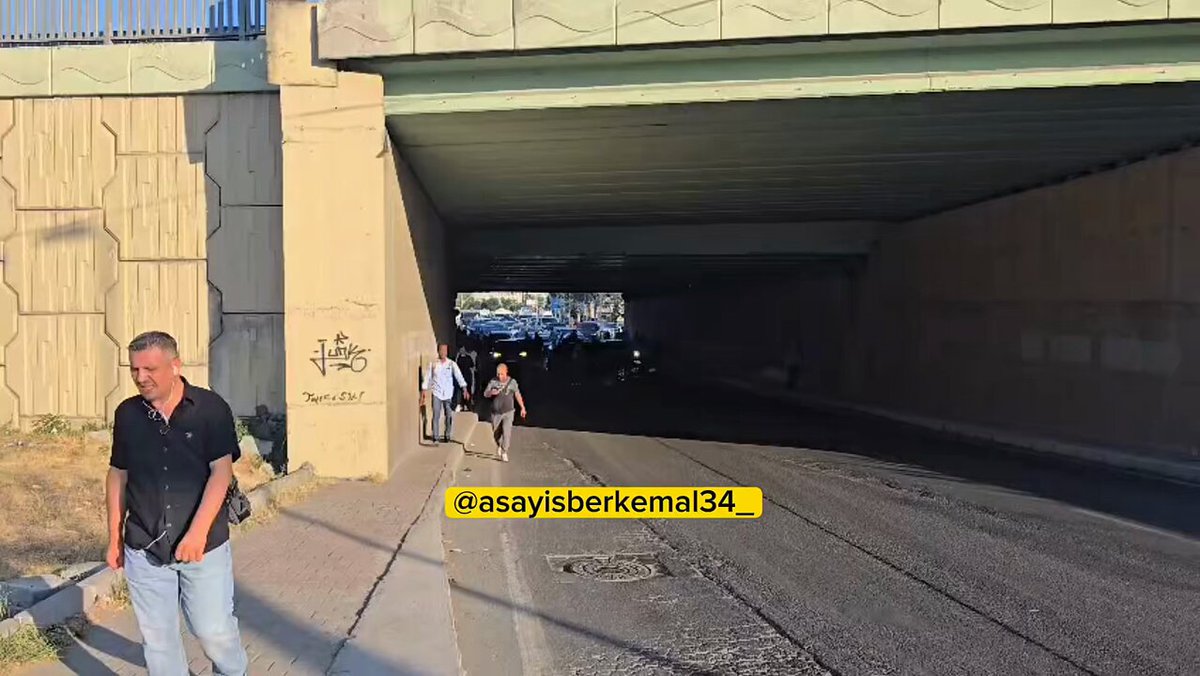 Sultangazi'de Düğün Konvoyu Tüneli Kapattı