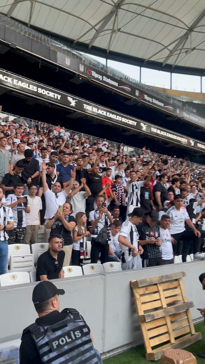 Beşiktaş Taraftarı Orkun Kökçü'yü Sabırsızlıkla Bekliyor