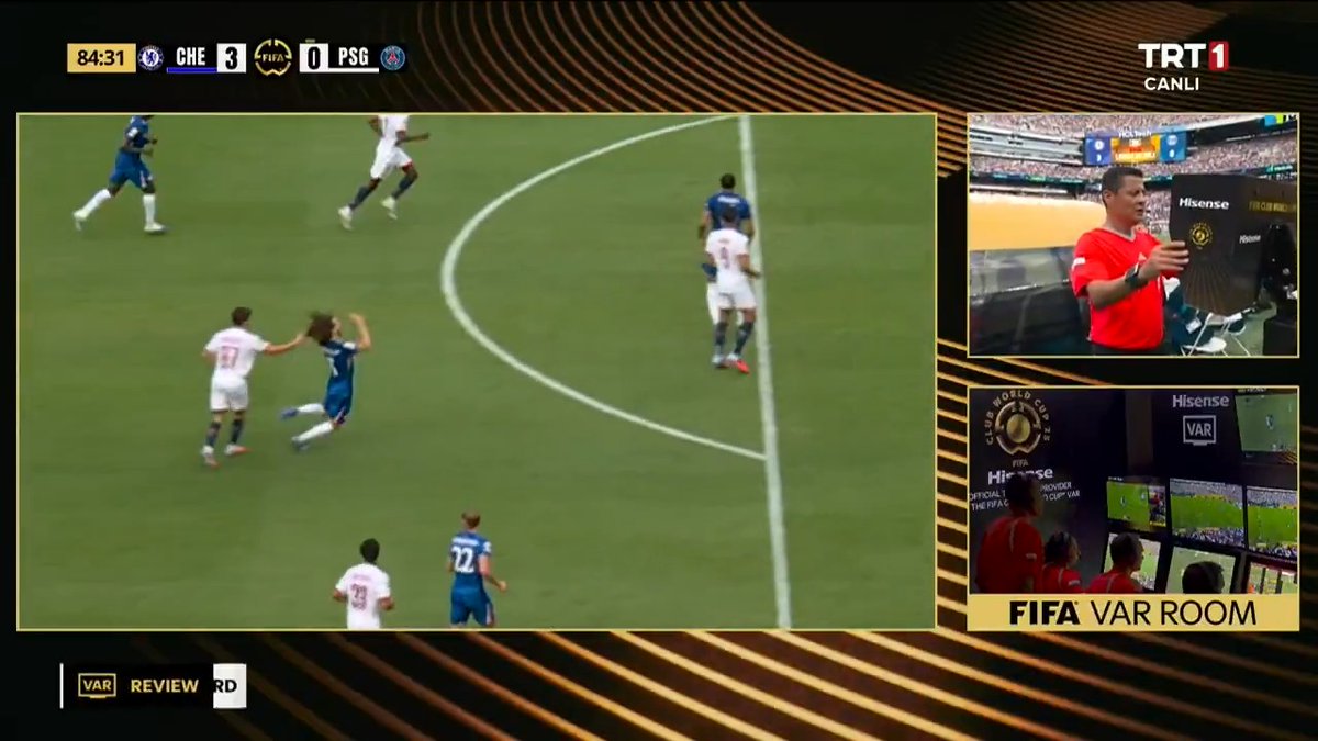 Joao Neves, Cucurella'ya Yaptığı Müdahale Sonucu Kırmızı Kart Gördü