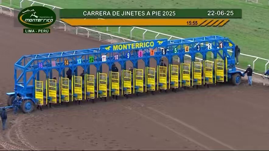 Peru'da Eşsiz Yarış: Jokeyler Atlar Olmadan Pistte!