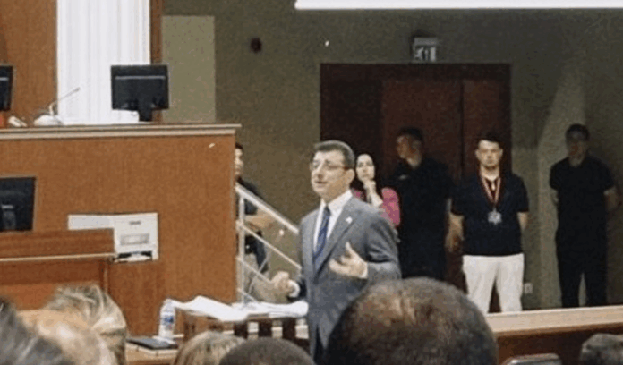 Ekrem İmamoğlu'na Kamu Görevlisine Hakaret ve Tehdit Suçlarından Ceza