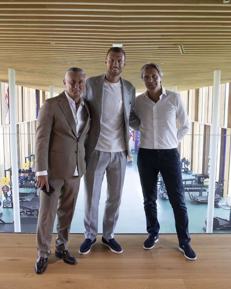 Stefano Pioli'den Dzeko Açıklaması: Takımın Seviyesini Yükselten Bir Oyuncu