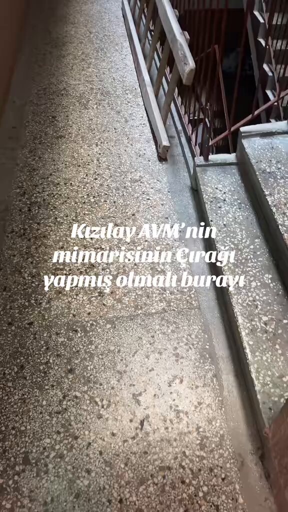 Ankara'da İlginç Apartman Tasarımı: Yukarı Çıkmak İçin Aşağı İniliyor