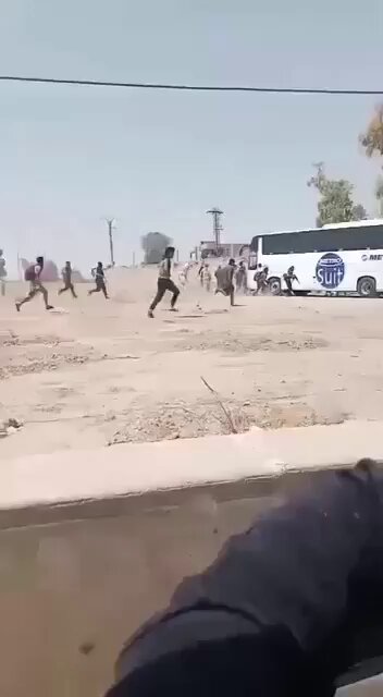 Metro Turizm Otobüsünde Dürzilere Karşı Savaşmaya Giden Bedeviler Arasında Yarış