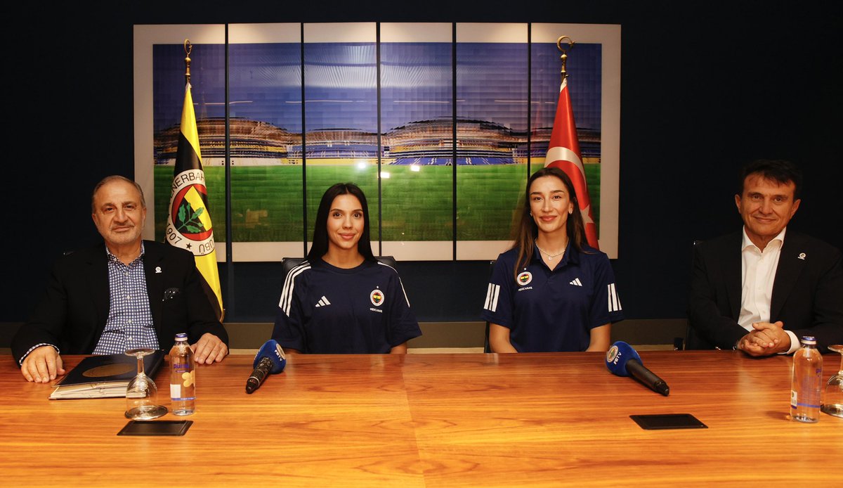 Hande Baladın Yeni Kulübünde Coşkuyla Karşılandı