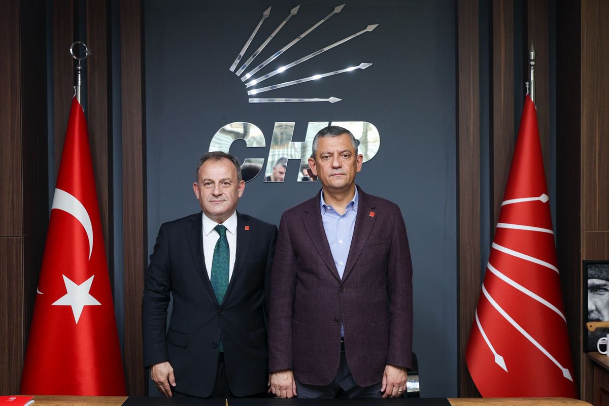 CHP Genel Başkanı Özgür Özel Trabzon İl Başkanlığını Ziyaret Etti