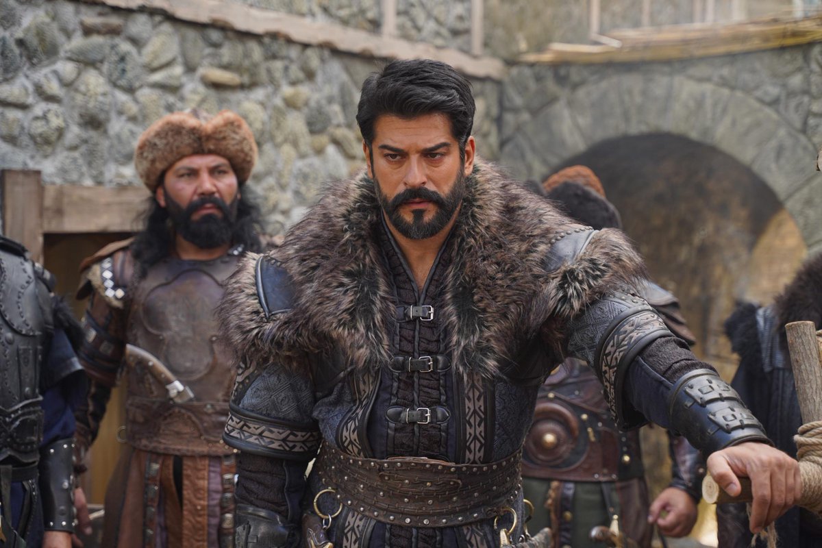 Burak Özçivit Kuruluş Osman'dan Ayrıldı: Bölüm Başına 4 Milyon TL Talebi Karşılanmadı