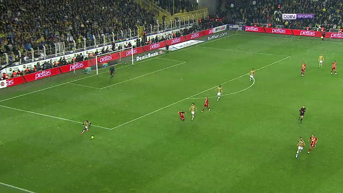 Dirk Kuyt 45 Yaşında: Futbol Dünyasının Çalışkan Yıldızı