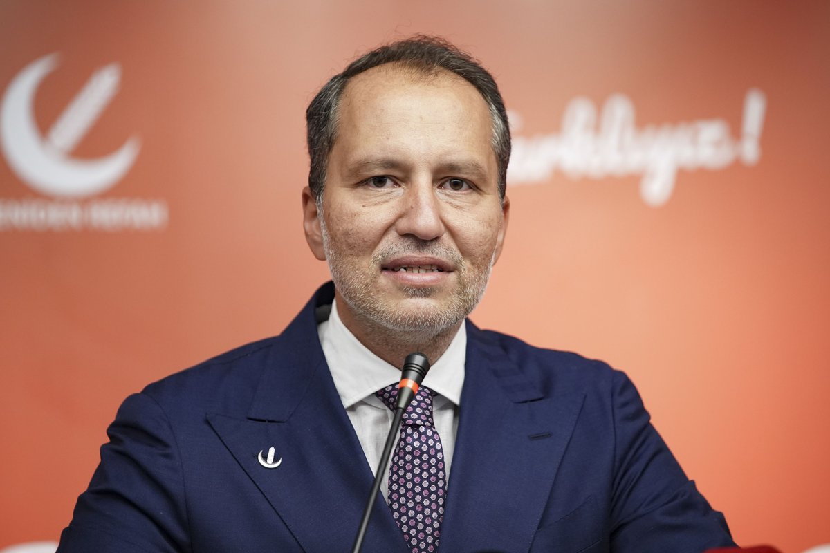 Fatih Erbakan'dan Liyakat Vurgusu: Mezhep ve Etnik Kimlik Tartışmalarına Eleştiri