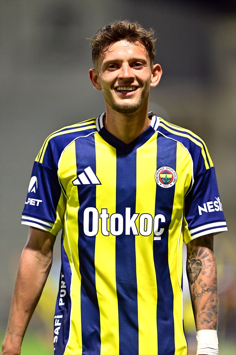 Fenerbahçe, Szymanski İçin Atalanta'nın 10 Milyon Euro'luk Teklifini Reddediyor