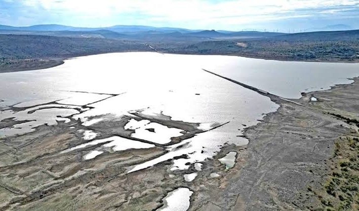 İzmir Çeşme'de Su Krizi: 10 Günlük Su Kaldı, Planlı Kesintiler Başlıyor