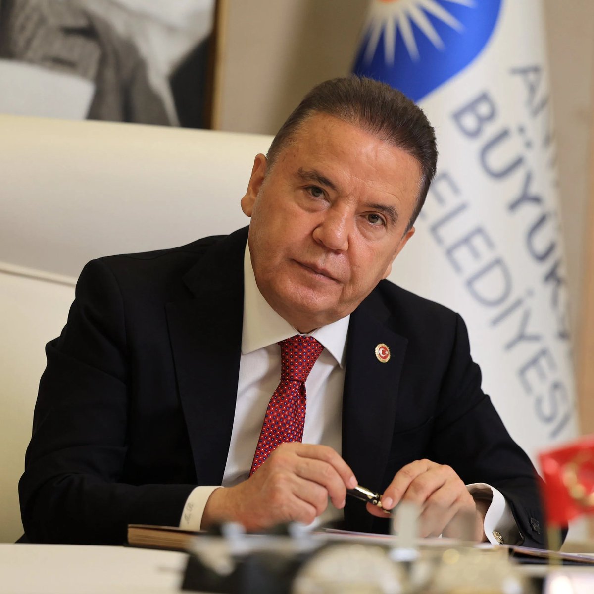 Antalya Büyükşehir Belediye Başkanı Muhittin Böcek Hastaneye Kaldırıldı: Son Dakika Gelişmesi