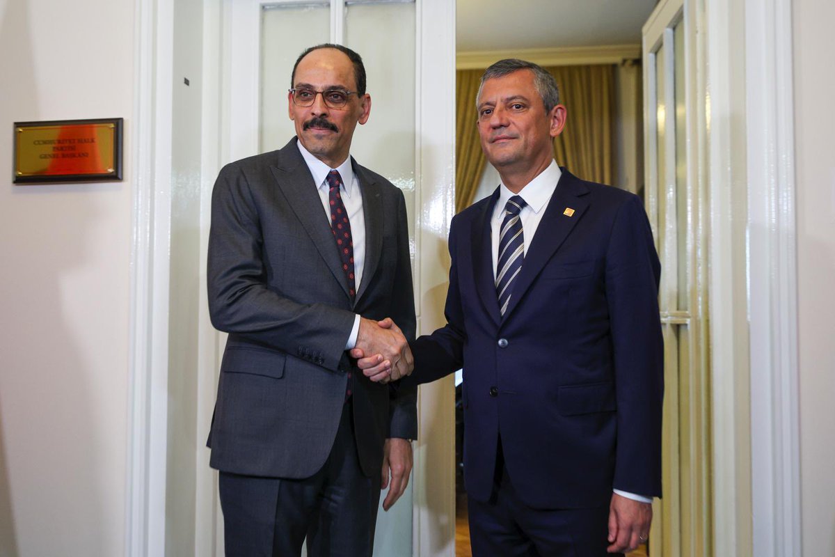 CHP Genel Başkanı Özel, MİT Başkanı Kalın ile Meclis'te Görüştü