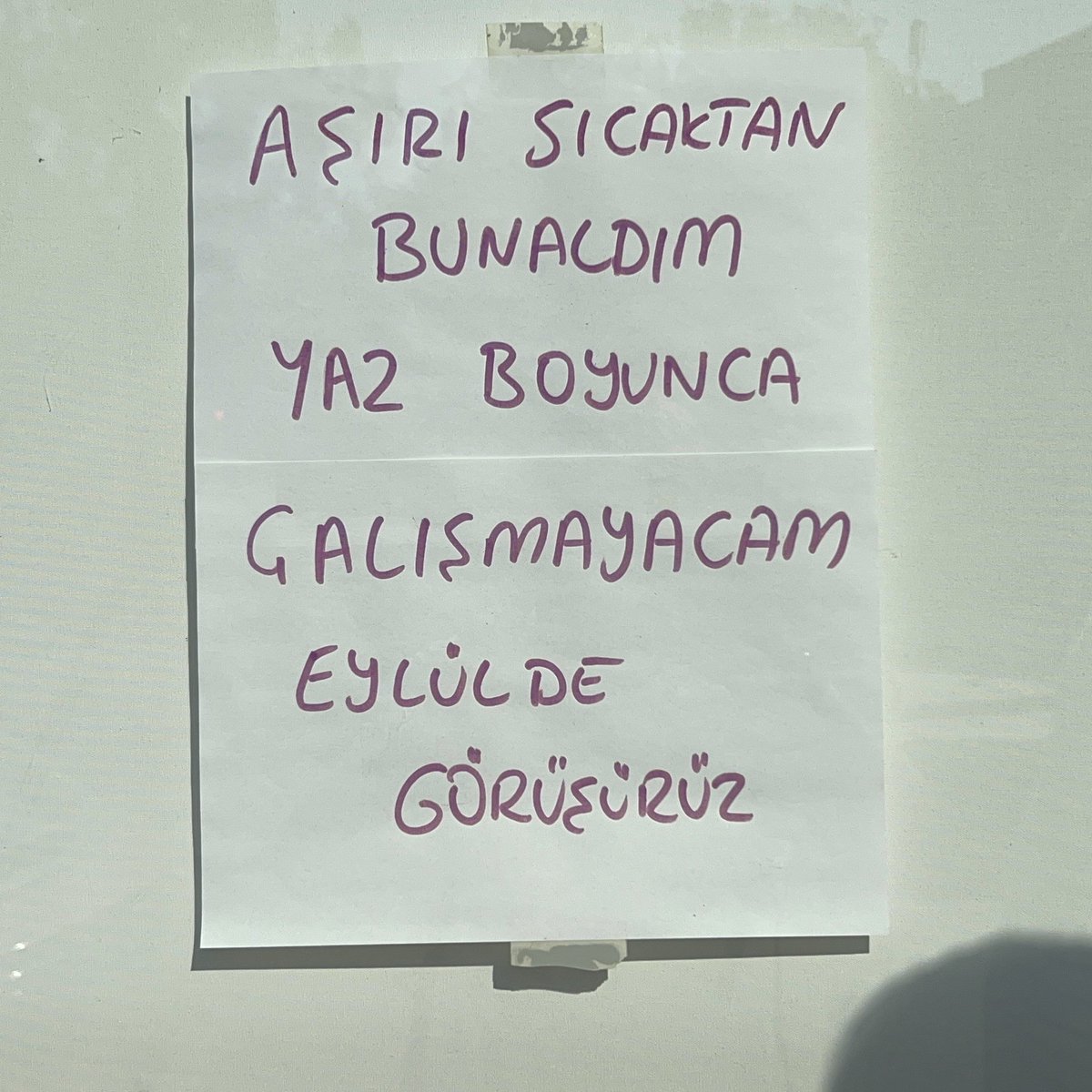 Hatay'da Sıcak Hava Esnafı İş Yapamaz Hale Getirdi: 