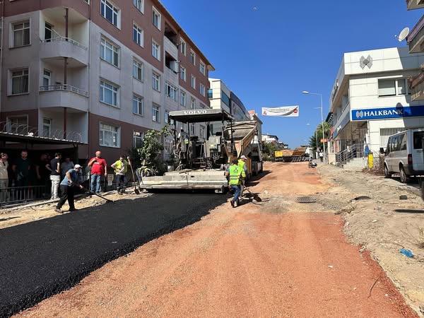 Darıca'da Ali Arıcan Caddesi Asfalt Serim Çalışmaları Başladı