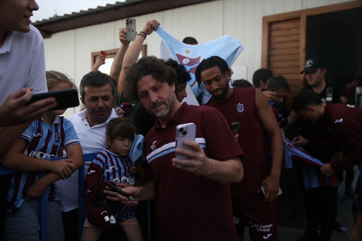 Trabzonspor Erzurum Kampında Taraftarıyla Buluştu