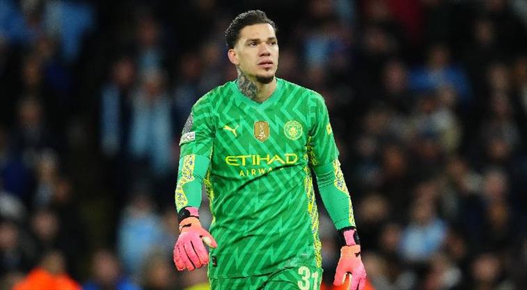 Okan Buruk'tan Kaleci Transferi Açıklaması: Ederson Alternatifler Listesinde