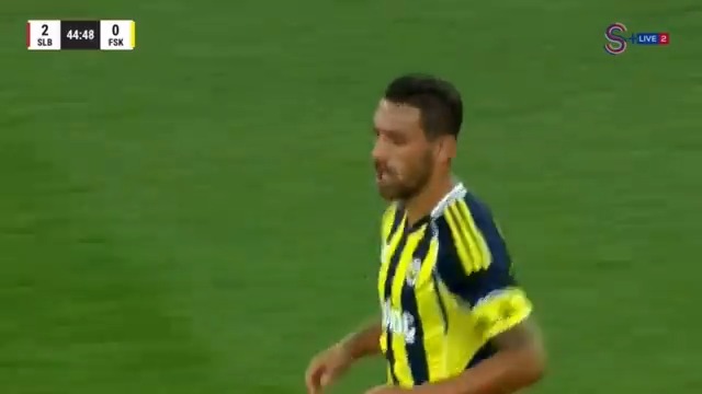 Fenerbahçe, Benfica'yı Deplasmanda Mağlup Etti