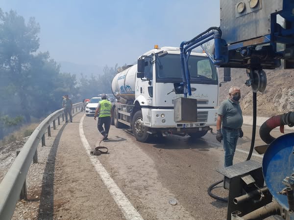 Bursa Yangınında Darıca Belediyesi Ekipleri Devrede: Söndürme ve Soğutma Çalışmalarına Destek
